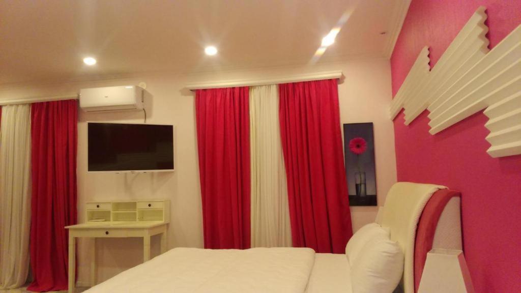 Hotel Lilo near Airport Tbilisi Esterno foto