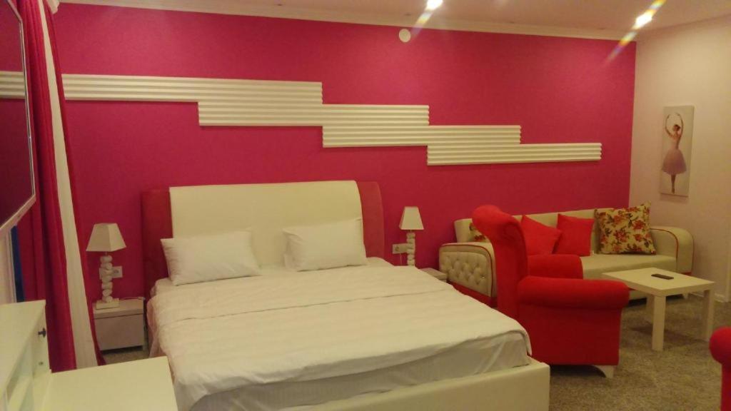 Hotel Lilo near Airport Tbilisi Esterno foto