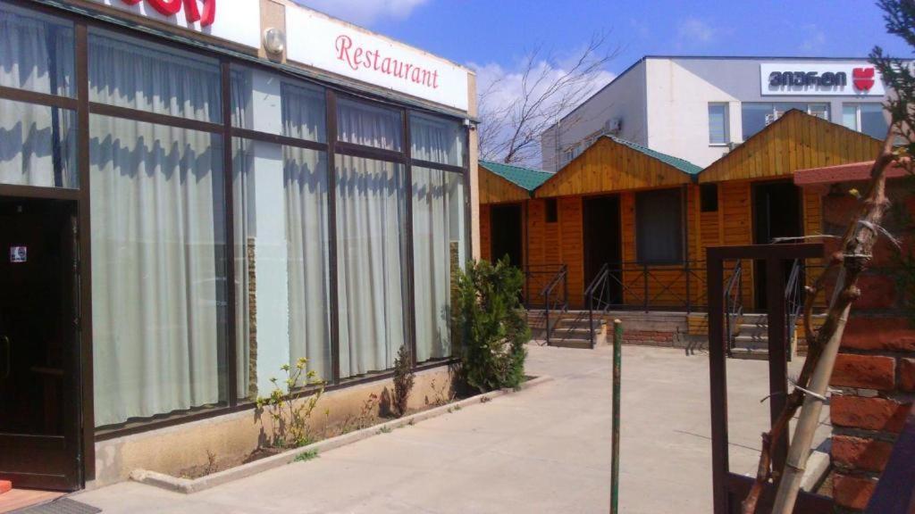 Hotel Lilo near Airport Tbilisi Esterno foto